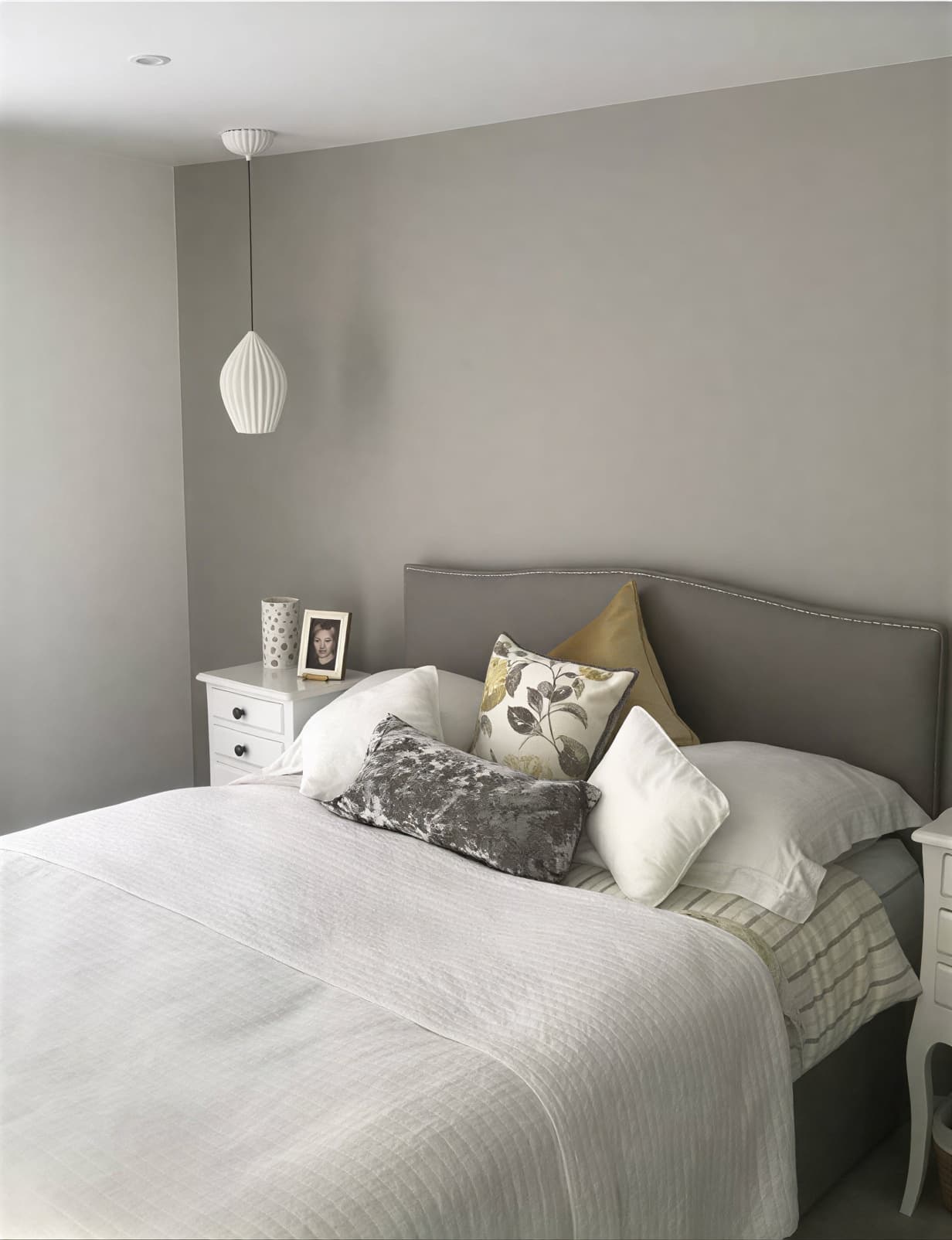 Living room walls painted in warm white, Bicester